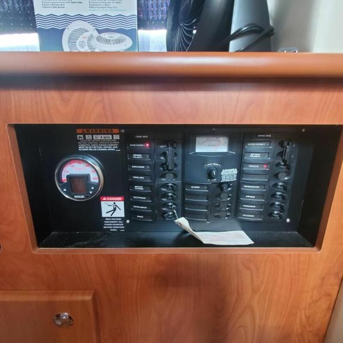 2008 Bayliner 320 Express Cruiser 32