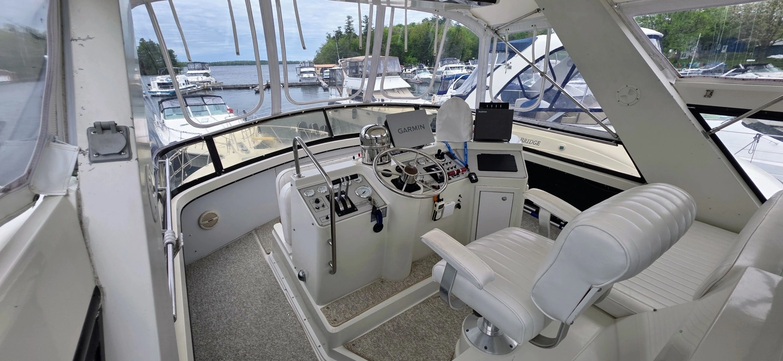 1987 Carver 4207 Aft Cabin 42