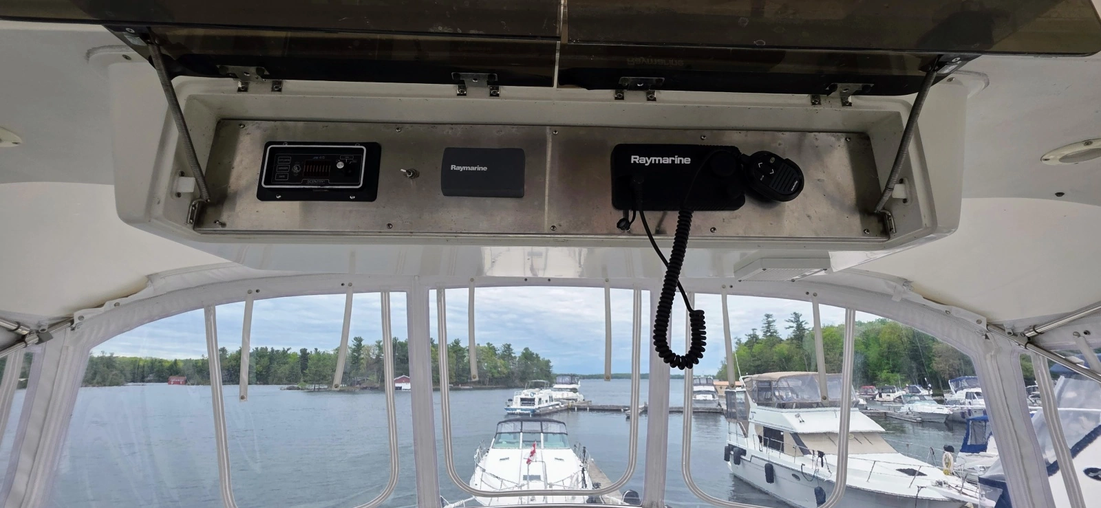 1987 Carver 4207 Aft Cabin 42