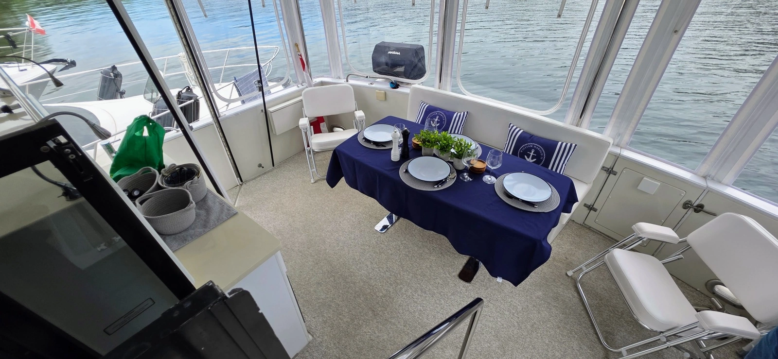 1987 Carver 4207 Aft Cabin 42