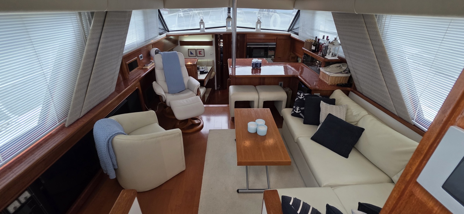 1987 Carver 4207 Aft Cabin 42