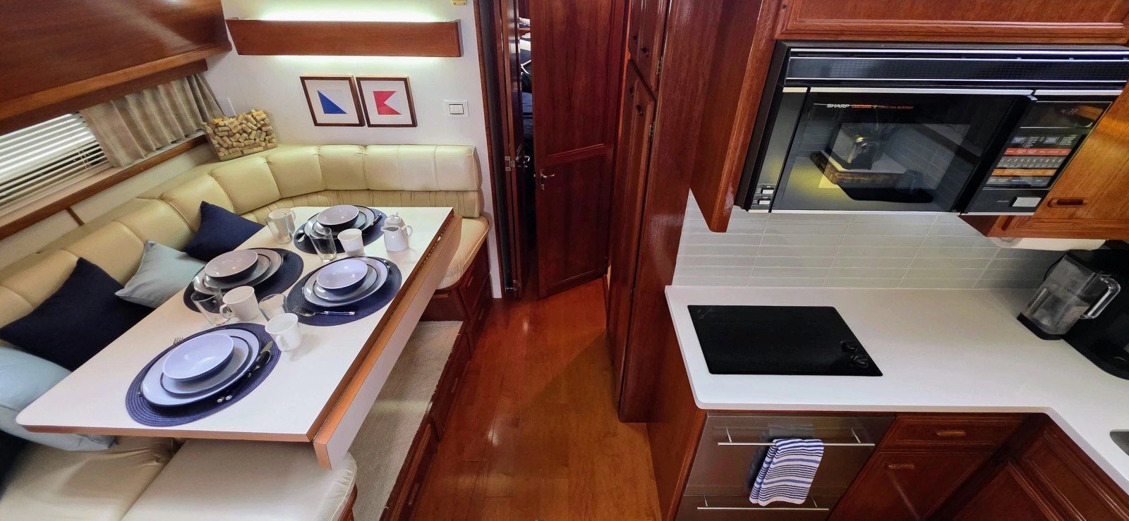 1987 Carver 4207 Aft Cabin 42