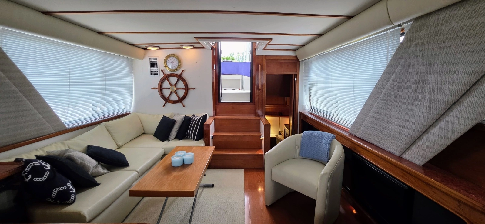 1987 Carver 4207 Aft Cabin 42