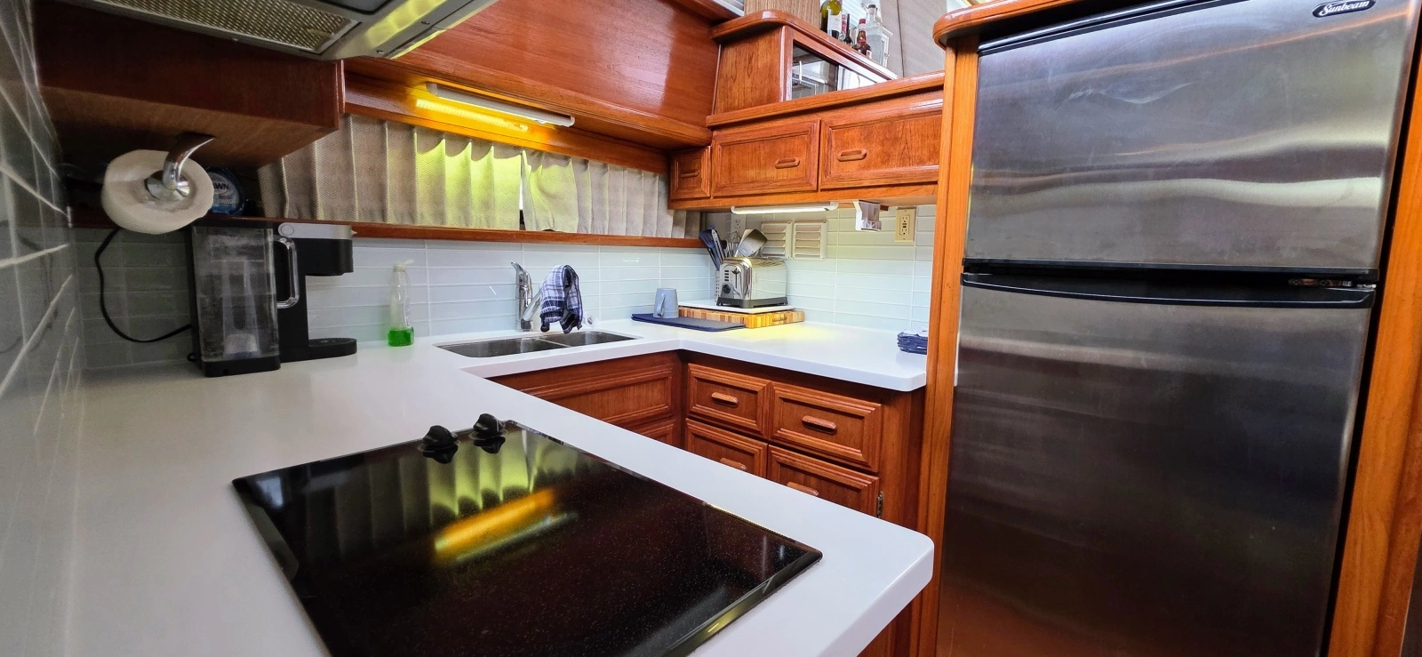 1987 Carver 4207 Aft Cabin 42