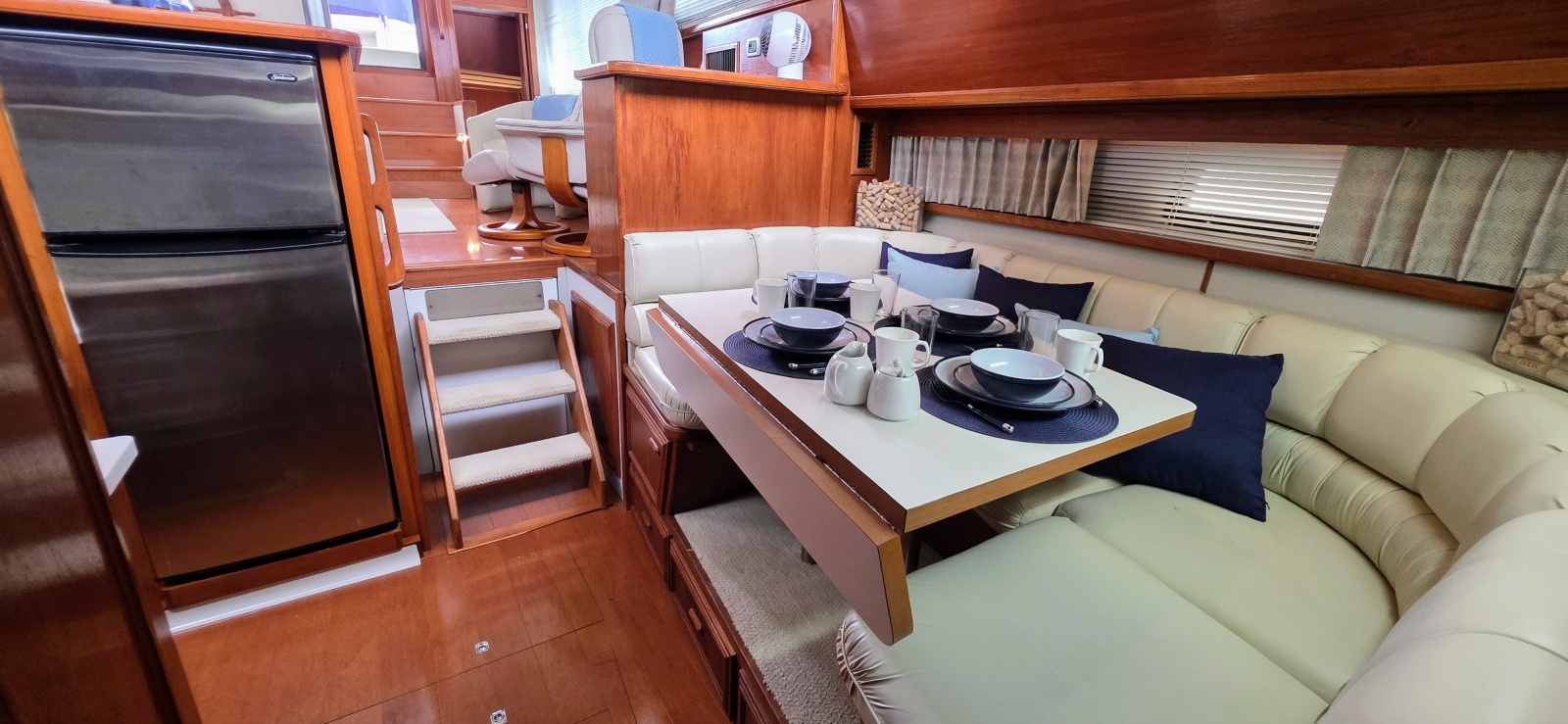1987 Carver 4207 Aft Cabin 42