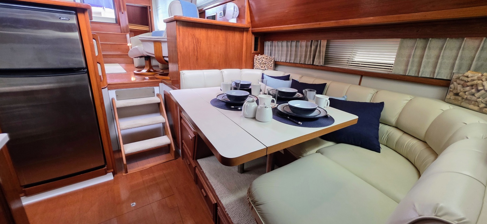 1987 Carver 4207 Aft Cabin 42