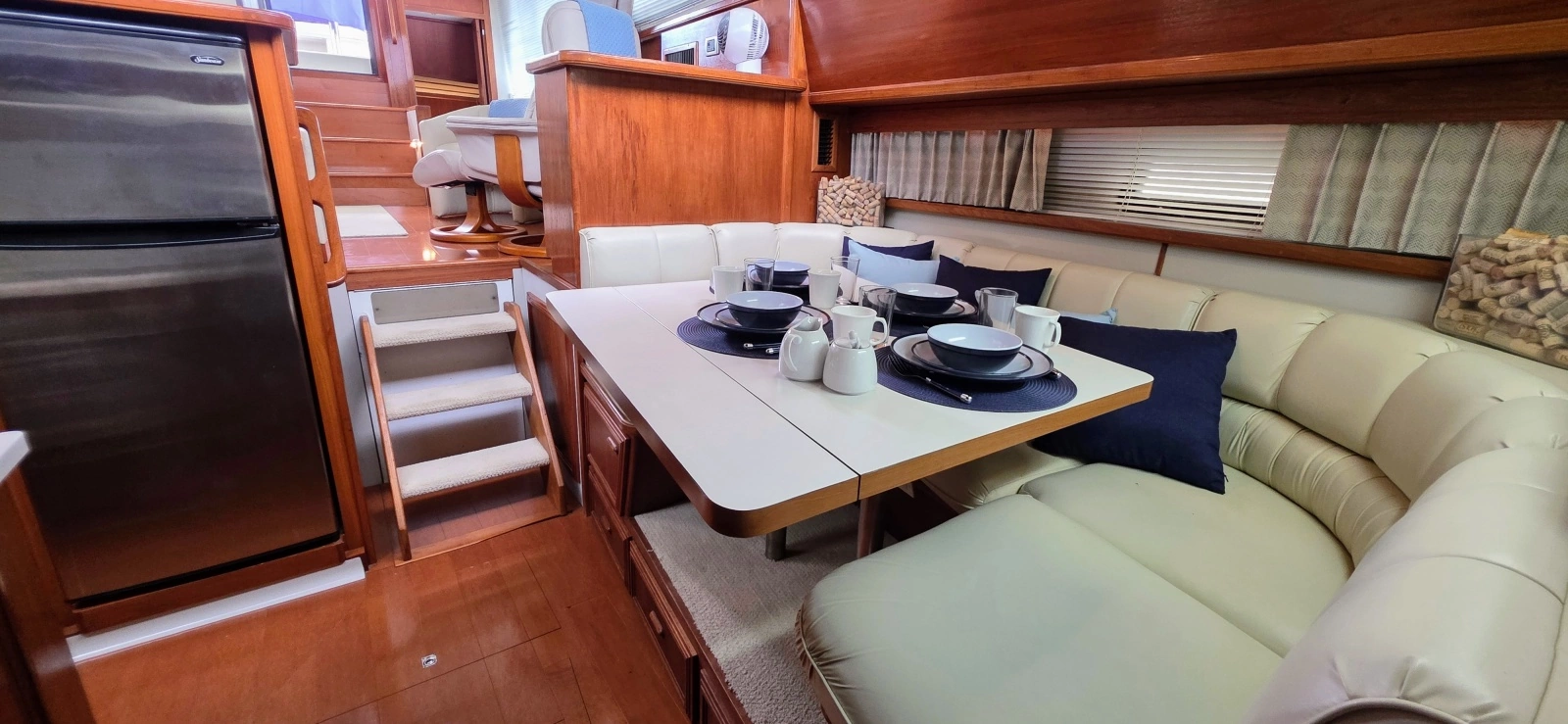 1987 Carver 4207 Aft Cabin 42