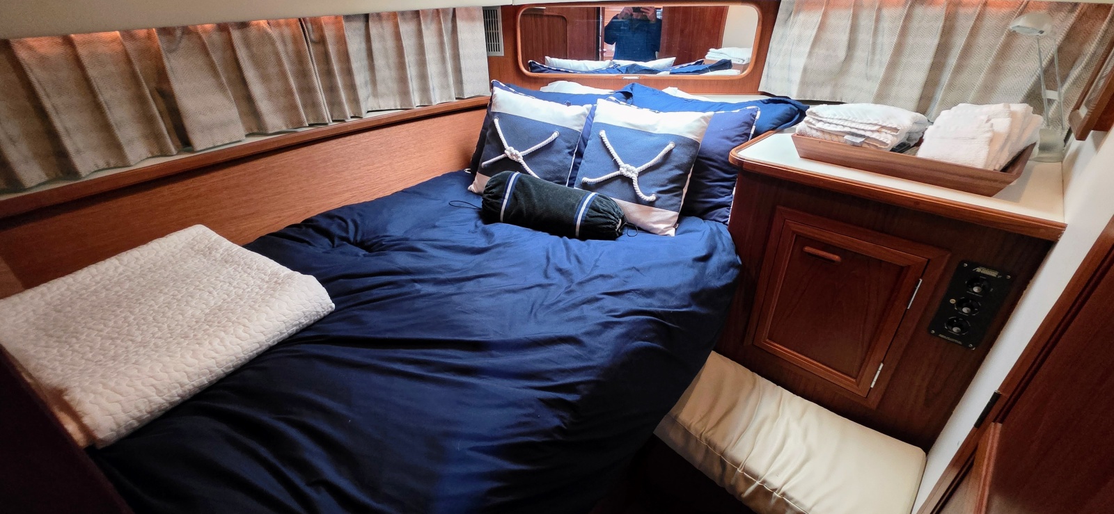 1987 Carver 4207 Aft Cabin 42