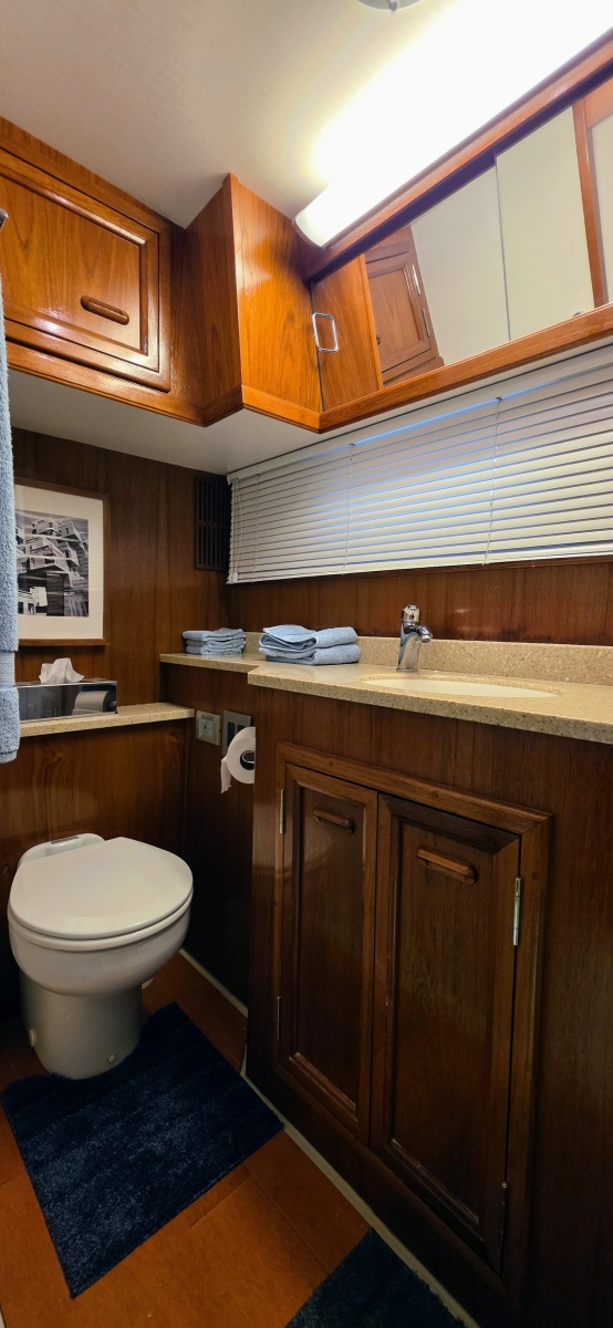 1987 Carver 4207 Aft Cabin 42