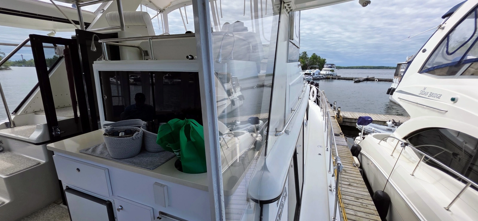 1987 Carver 4207 Aft Cabin 42