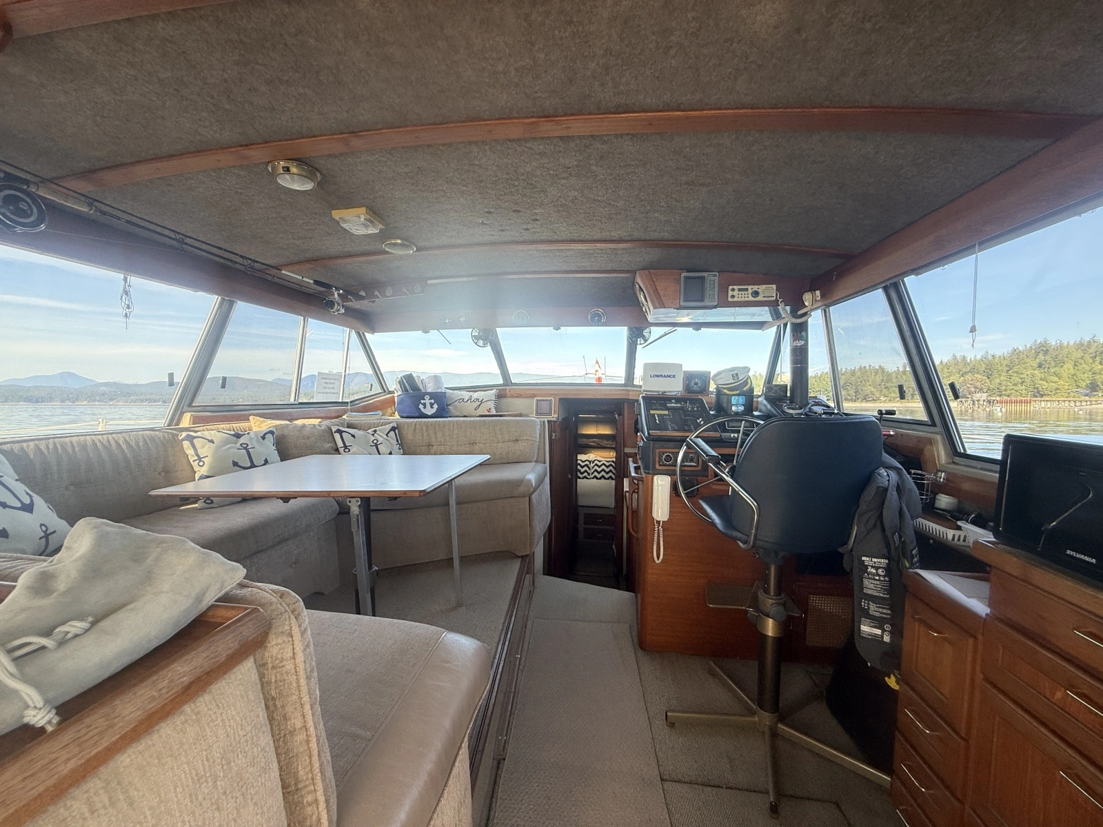 1985 Bayliner 3870 Motoryacht 38