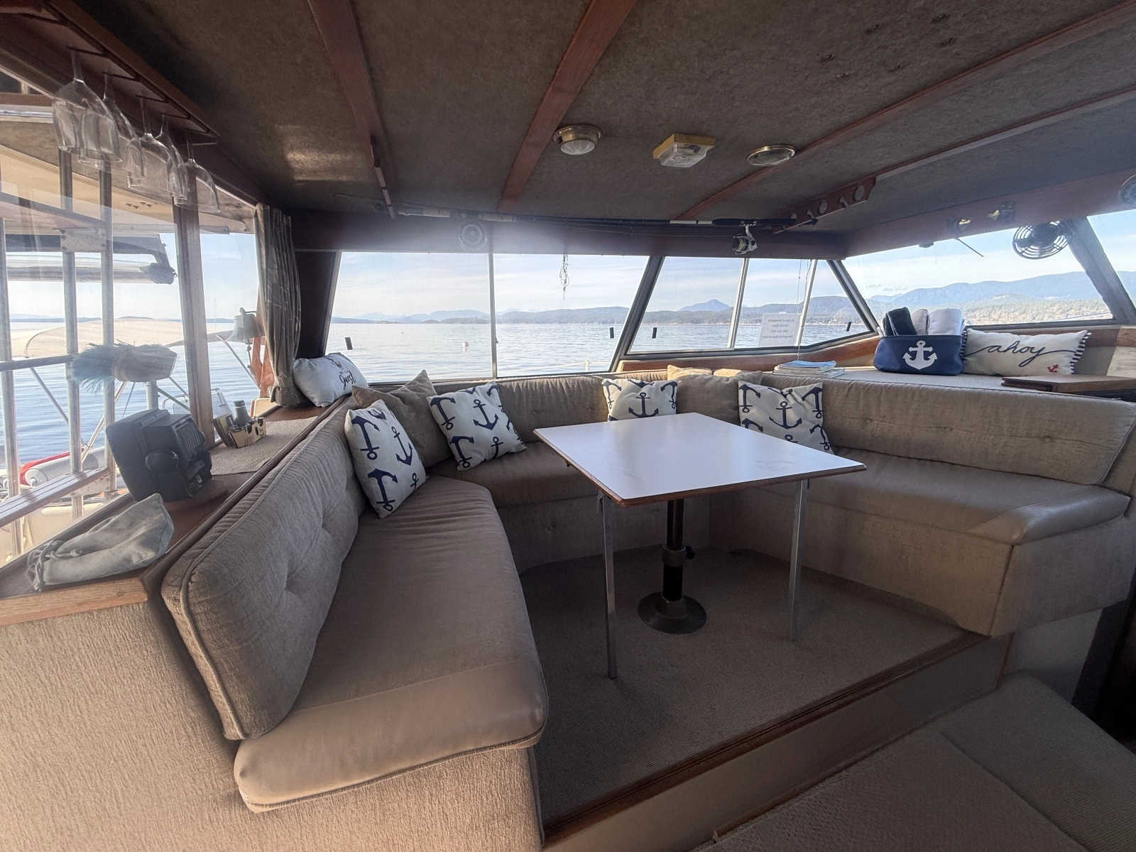 1985 Bayliner 3870 Motoryacht 38