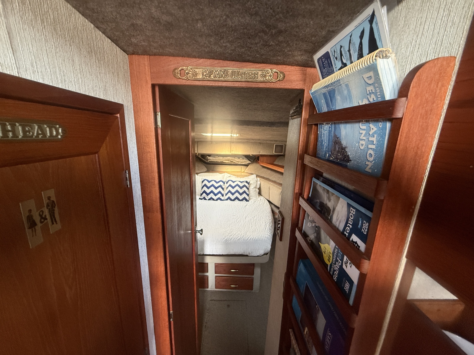 1985 Bayliner 3870 Motoryacht 38