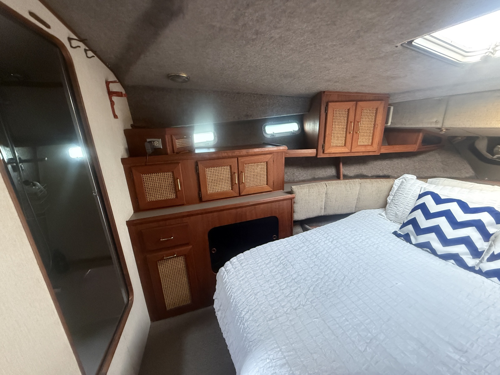 1985 Bayliner 3870 Motoryacht 38