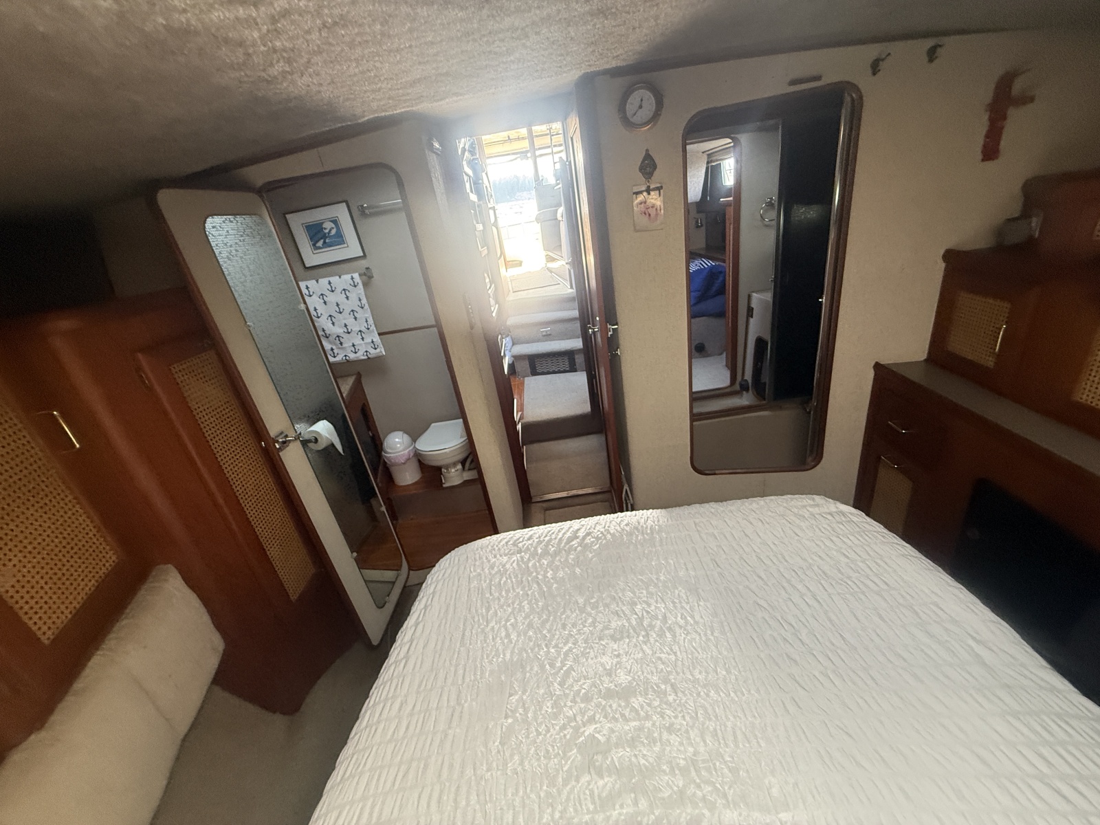 1985 Bayliner 3870 Motoryacht 38