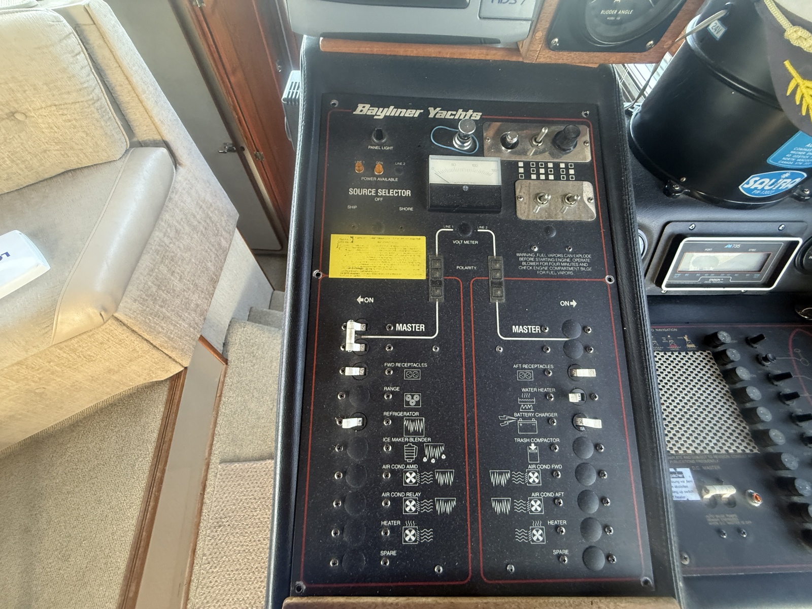 1985 Bayliner 3870 Motoryacht 38