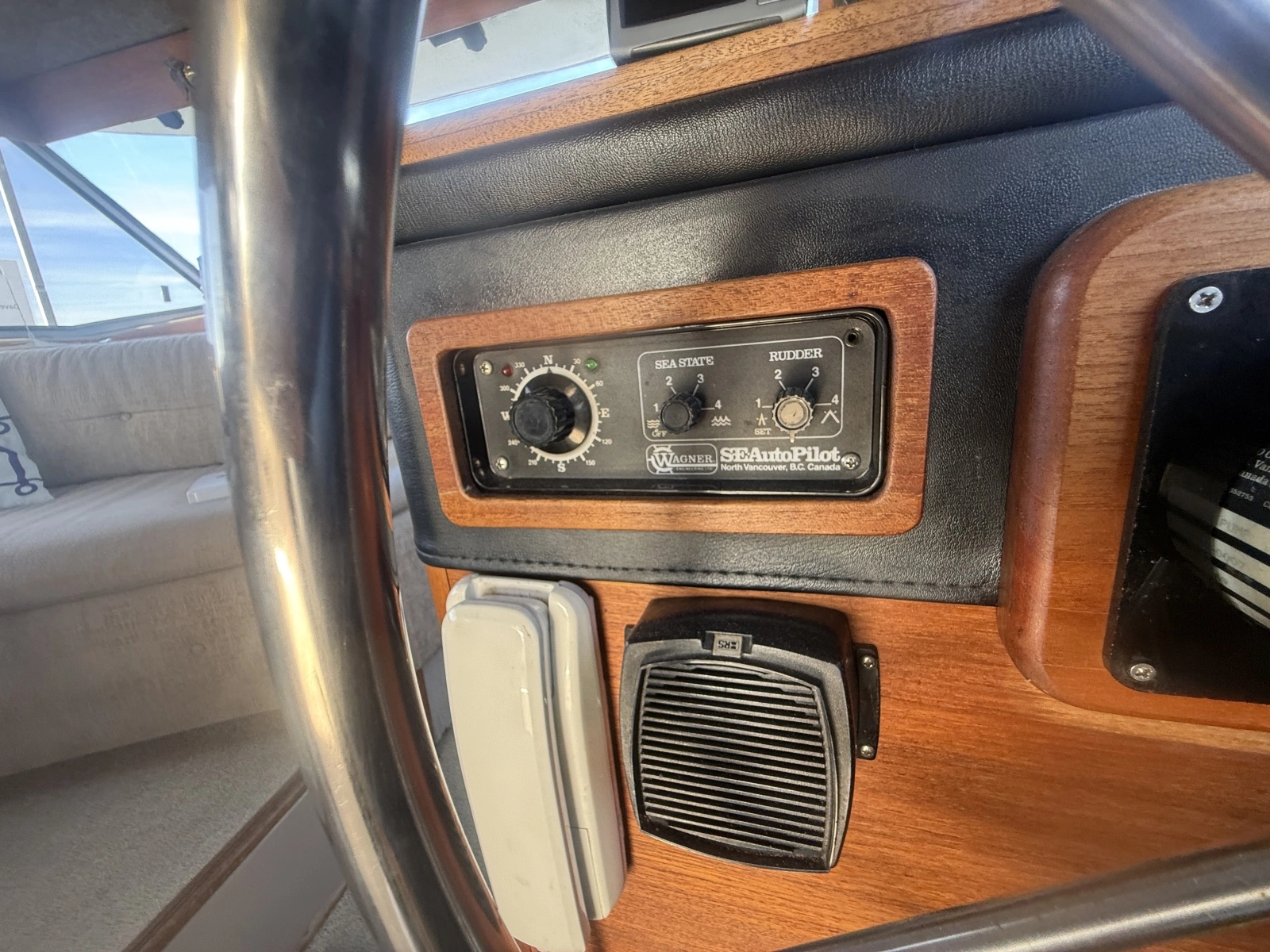 1985 Bayliner 3870 Motoryacht 38