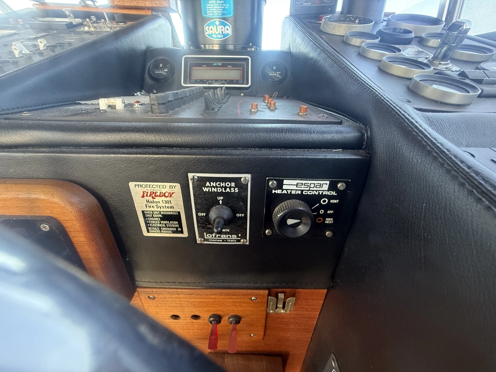 1985 Bayliner 3870 Motoryacht 38
