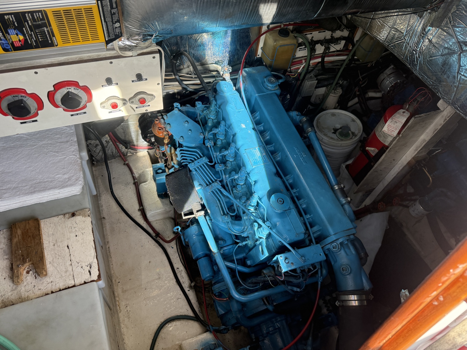 1985 Bayliner 3870 Motoryacht 38