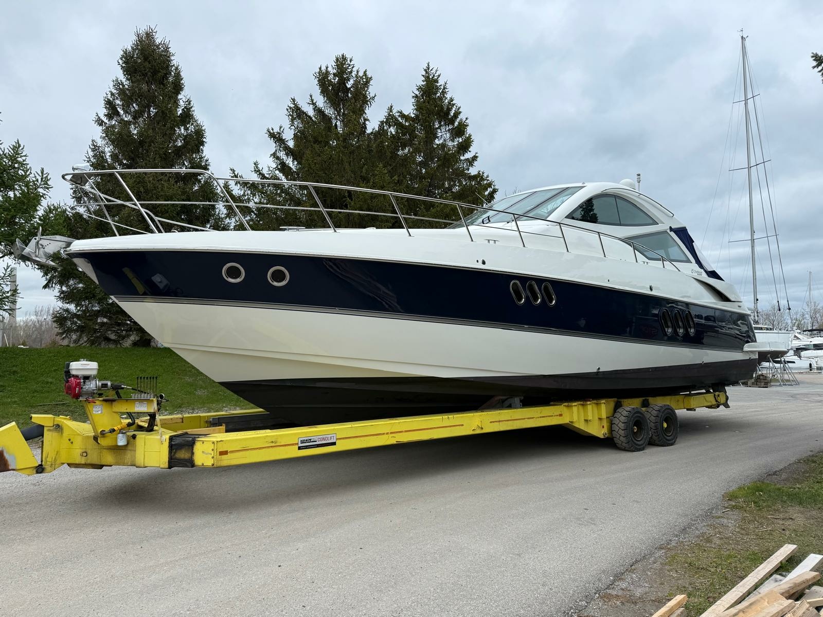 2013 Cruisers Yachts 540 Sports Coupe 54