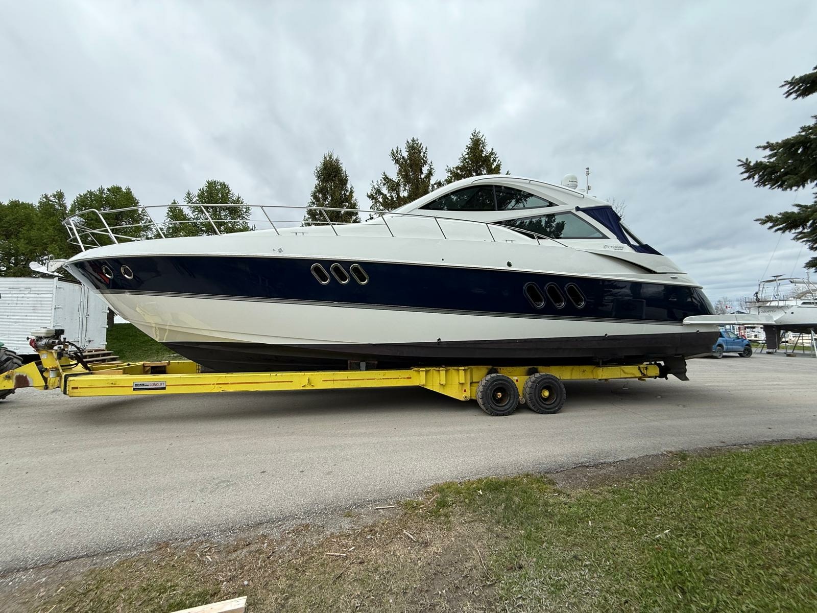 2013 Cruisers Yachts 540 Sports Coupe 54