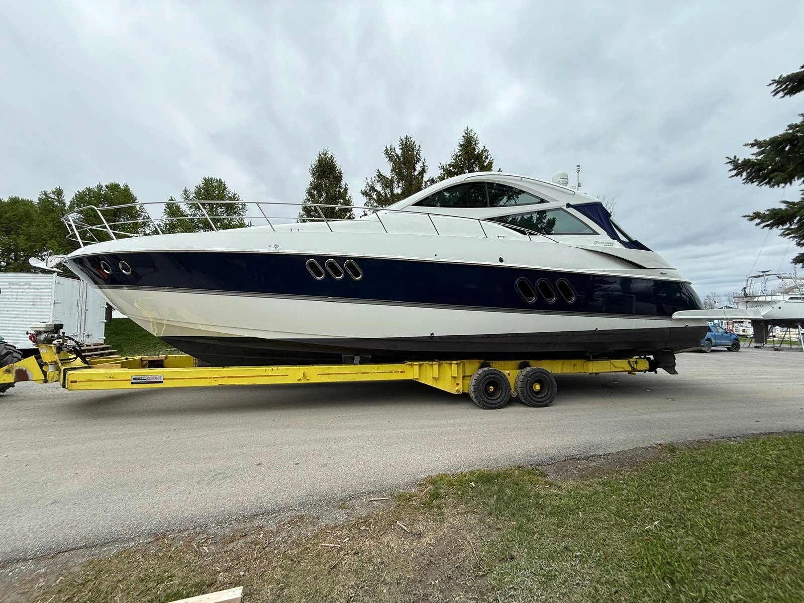 2013 Cruisers Yachts 540 Sports Coupe 54