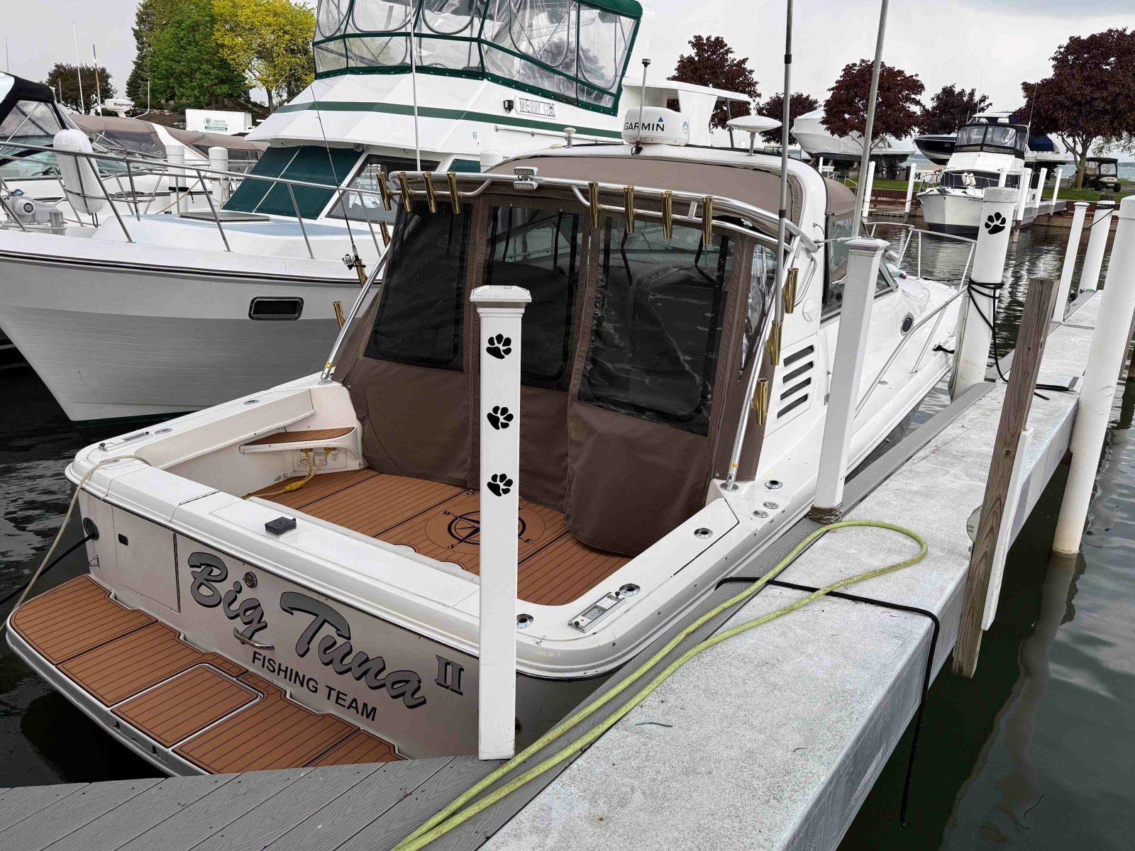 1997 Sea Ray 330 Express Cruiser
