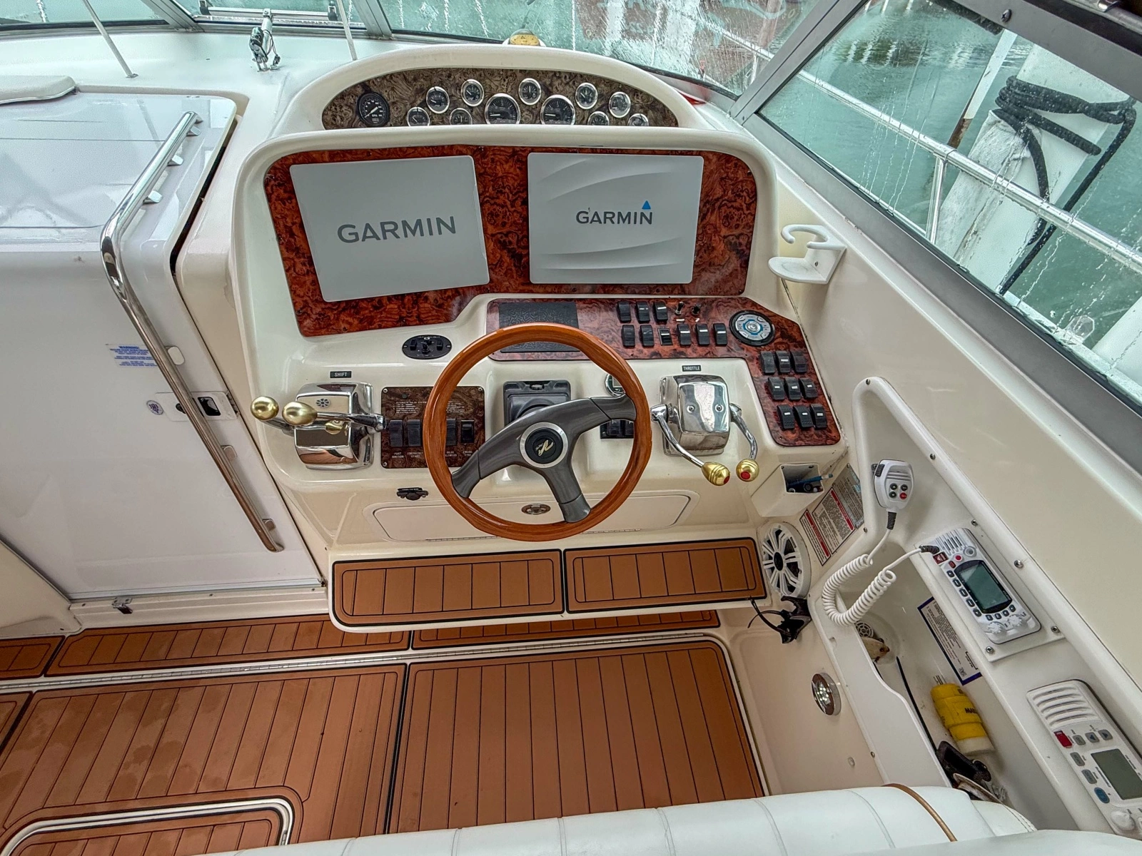1997 Sea Ray 330 Express Cruiser