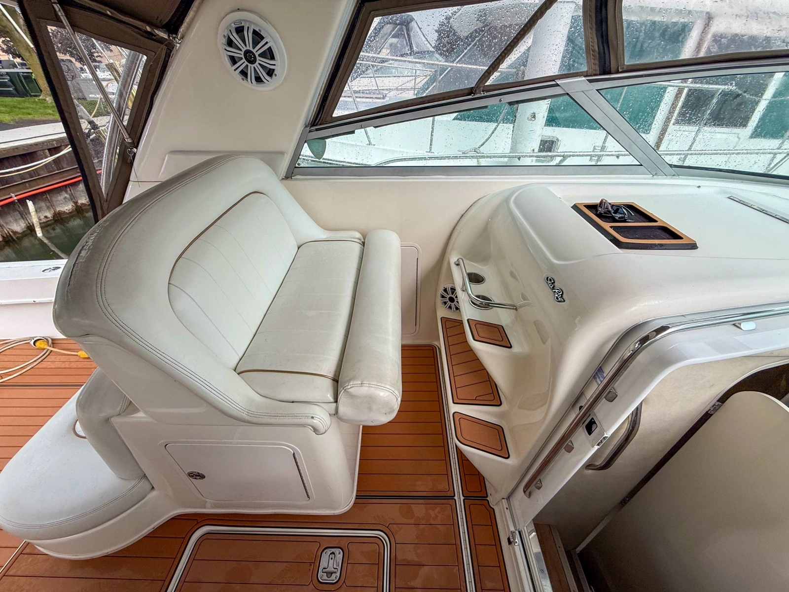 1997 Sea Ray 330 Express Cruiser