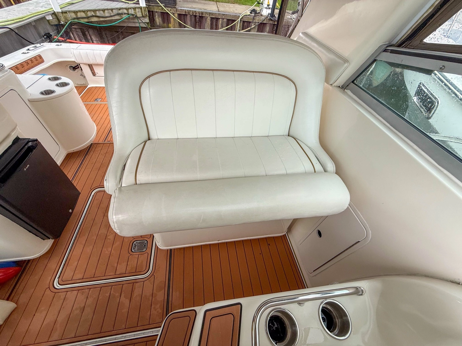 1997 Sea Ray 330 Express Cruiser