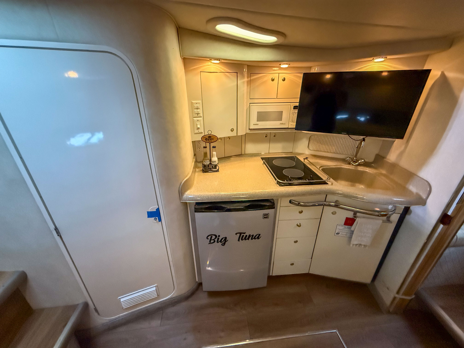 1997 Sea Ray 330 Express Cruiser