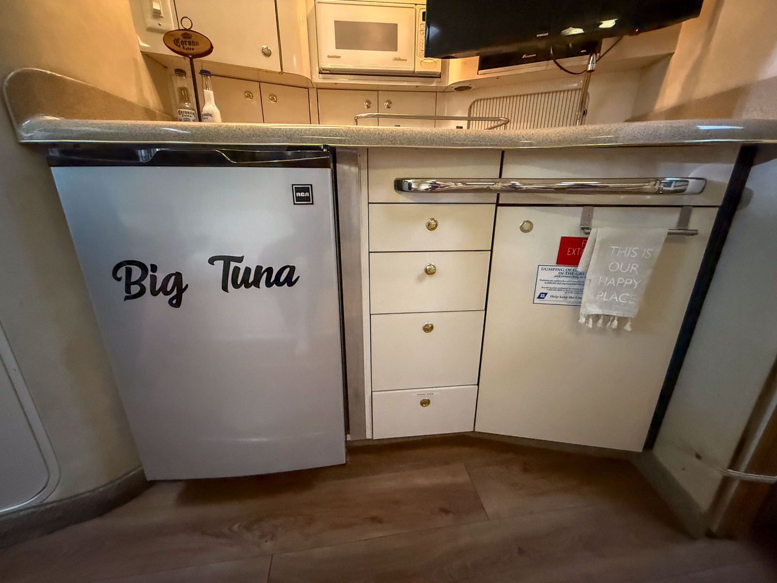 1997 Sea Ray 330 Express Cruiser