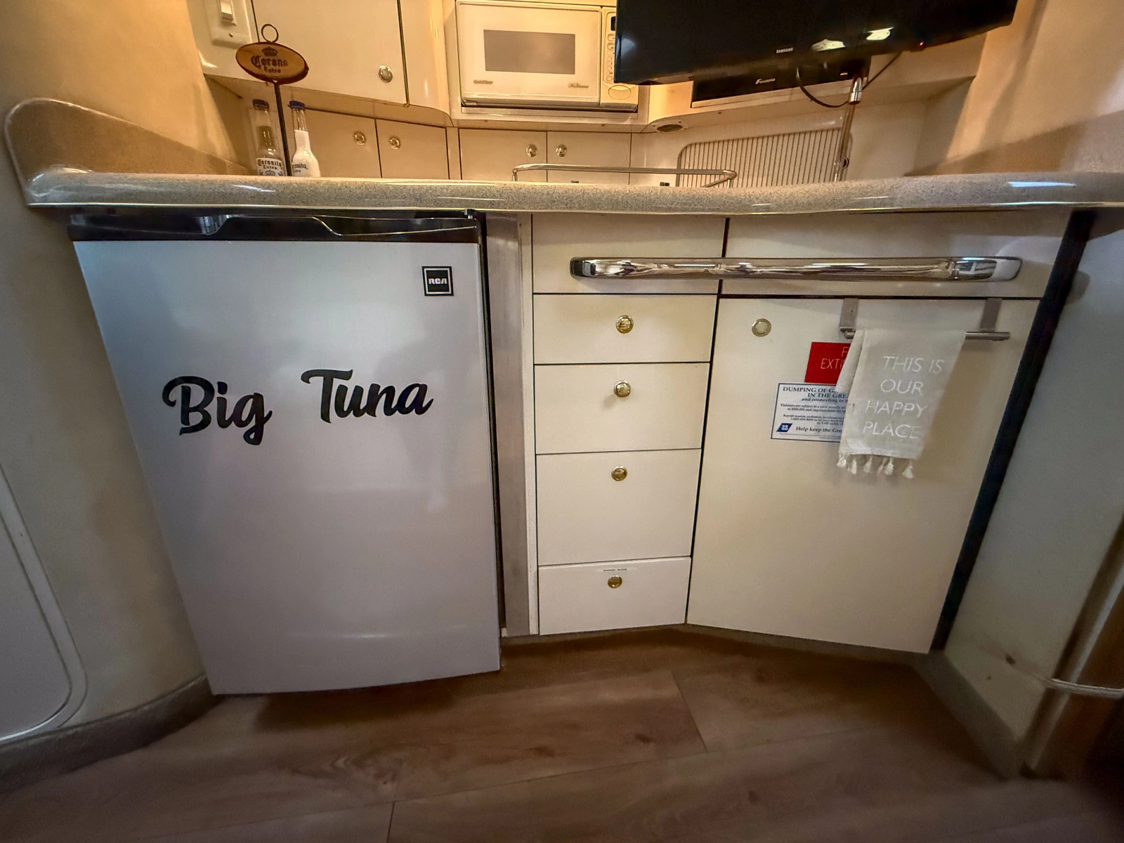 1997 Sea Ray 330 Express Cruiser