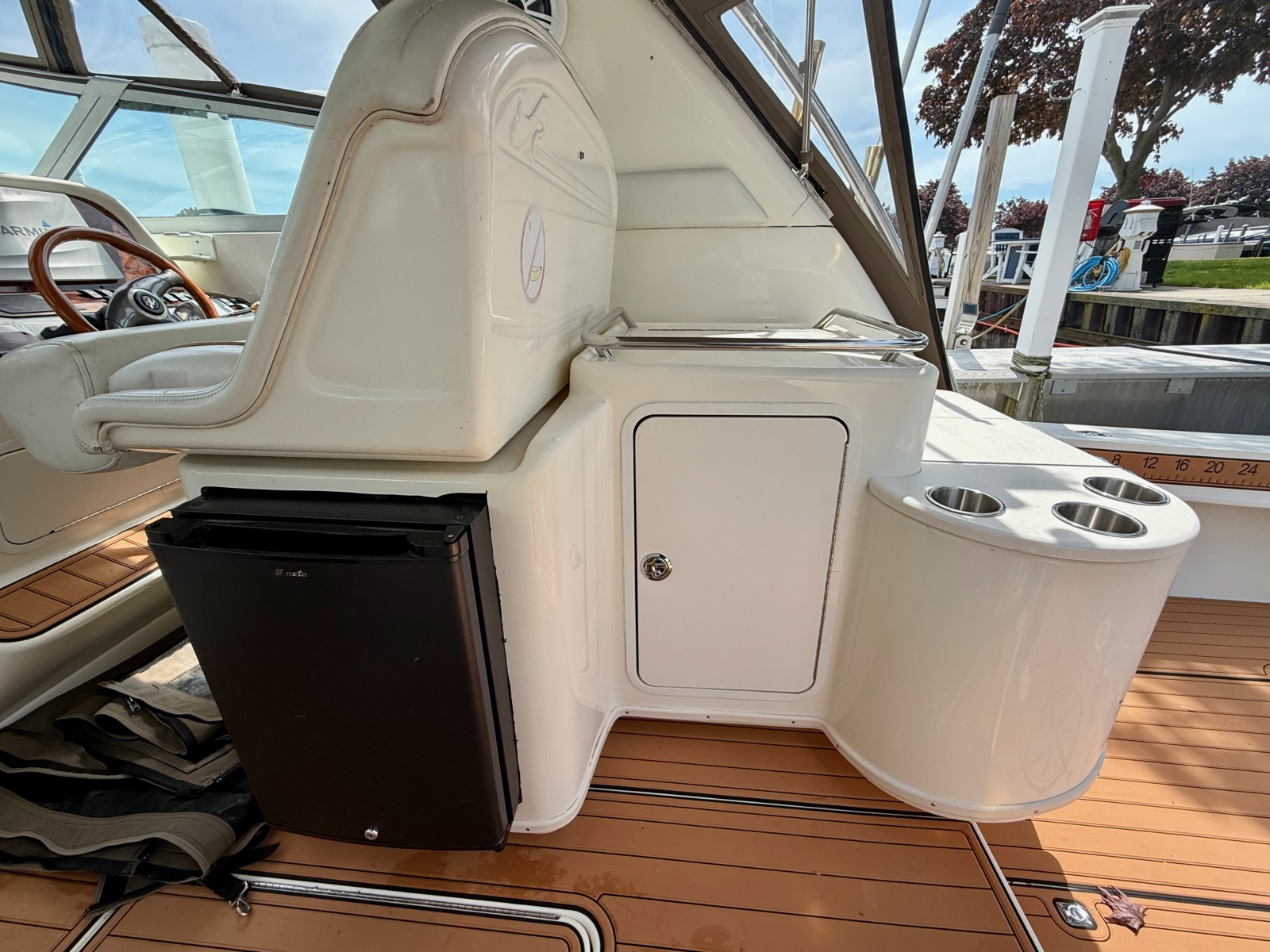 1997 Sea Ray 330 Express Cruiser