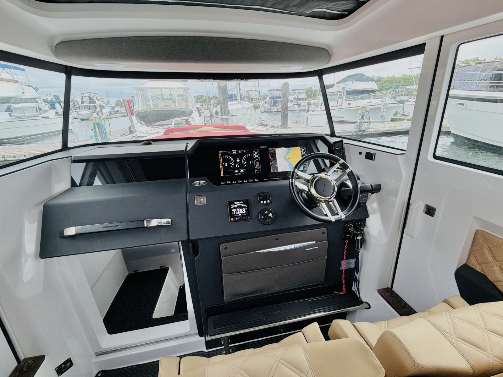 2020 Axopar 37 XC