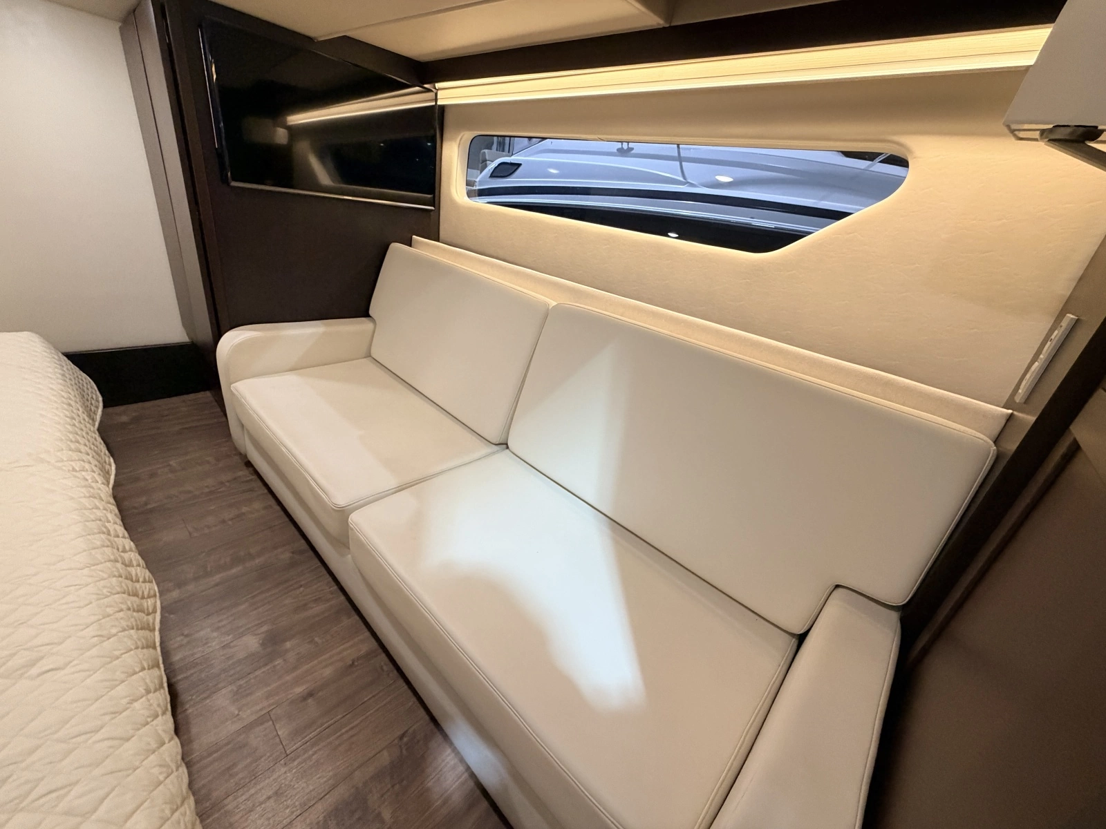 2019 Regal  42 Grande Coupe