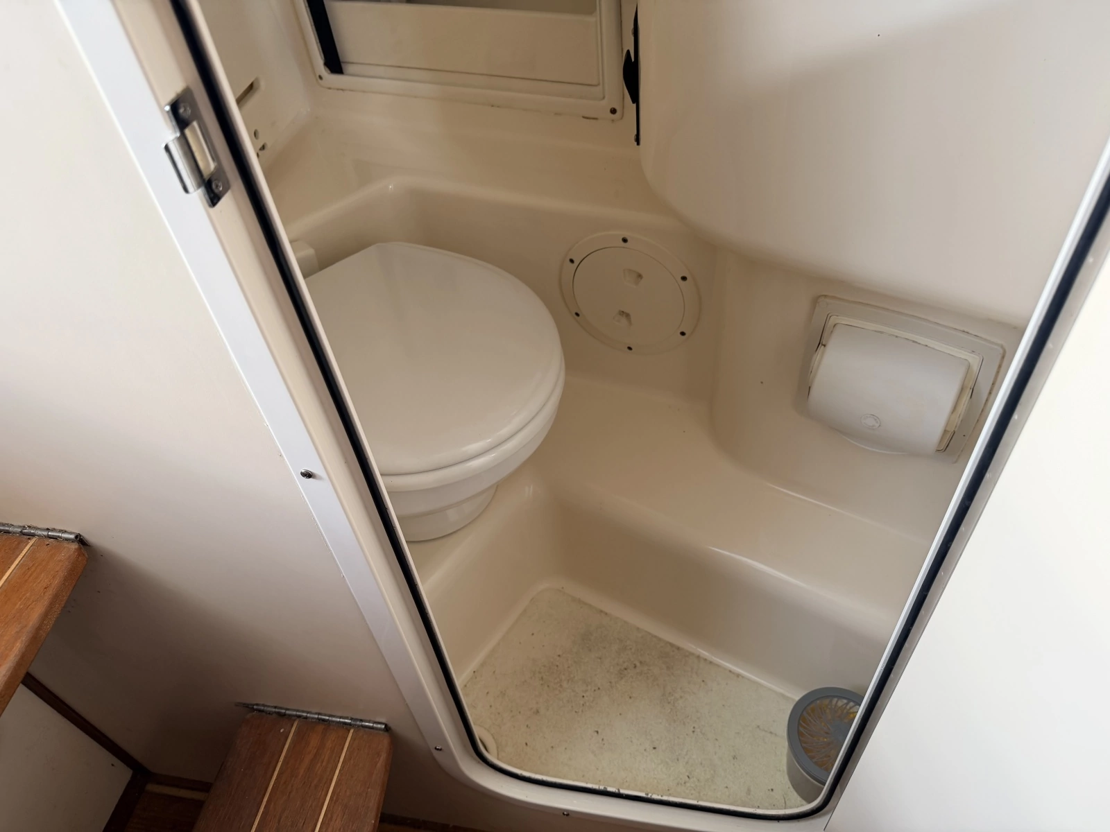 2006 Pursuit 3070