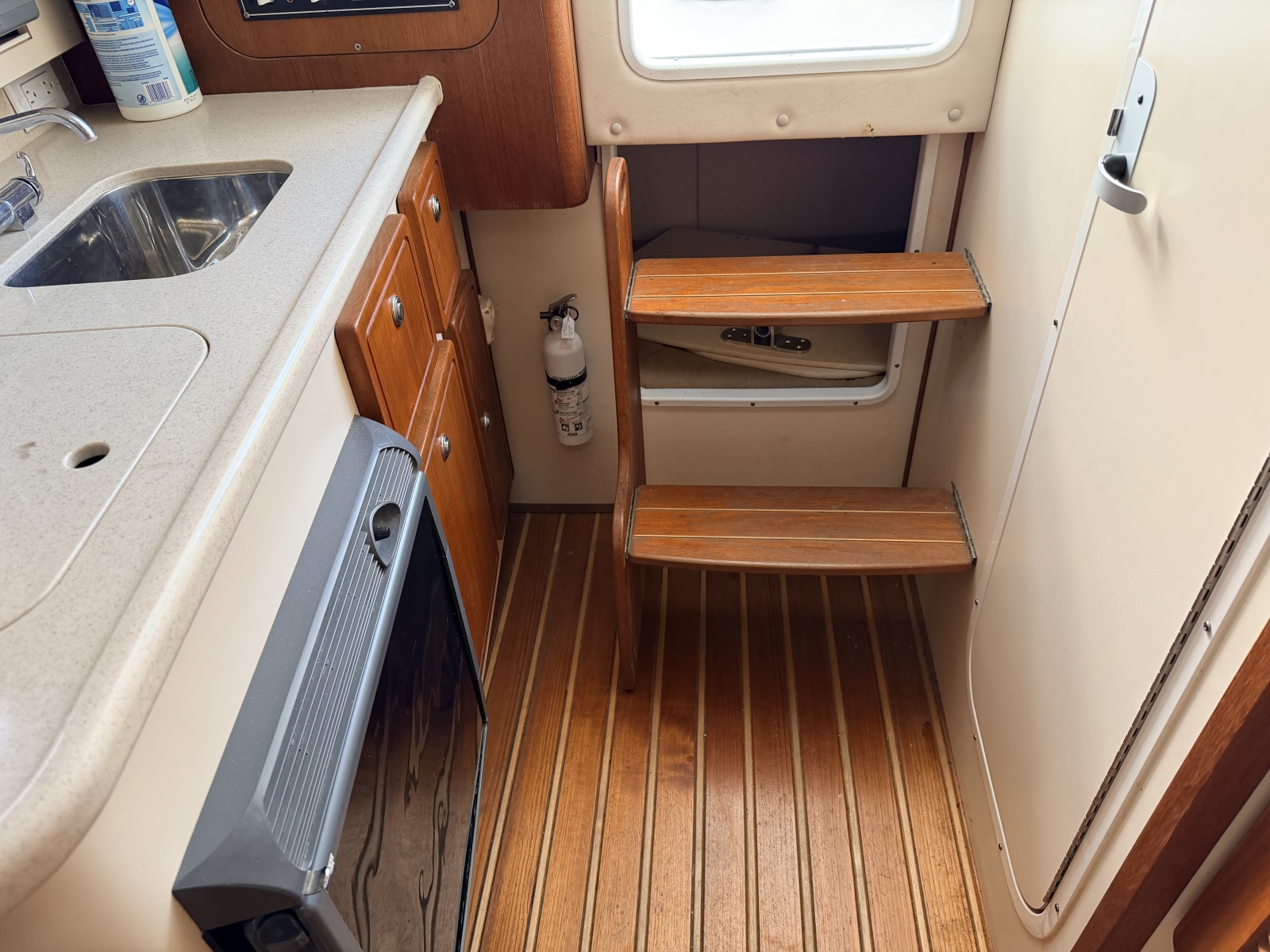 2006 Pursuit 3070