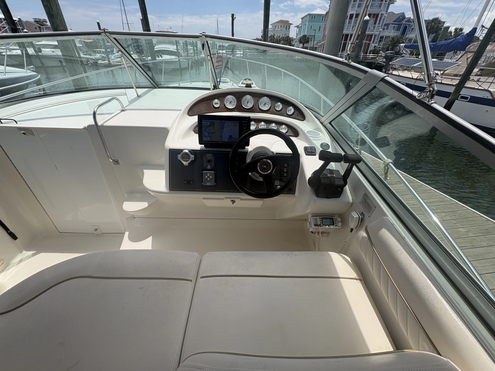 2000 Monterey 322 Cruiser