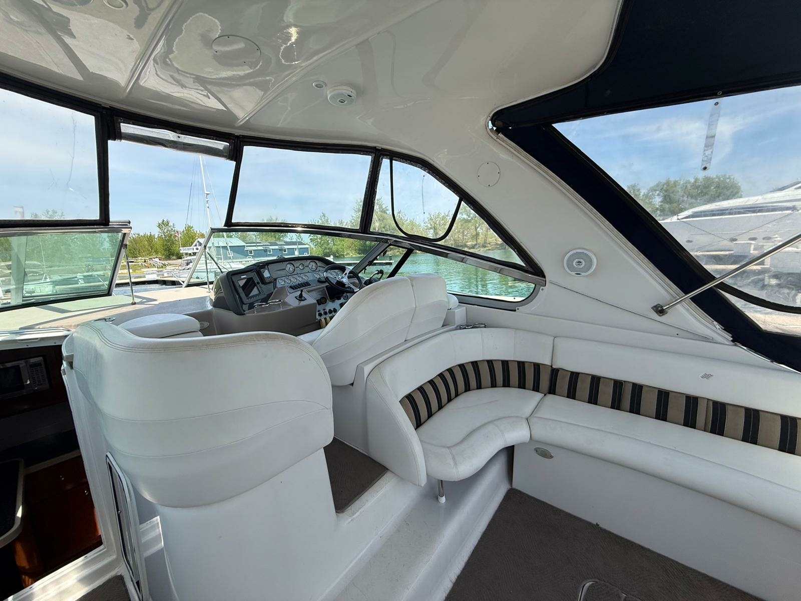 2007 Four Winns 378 37