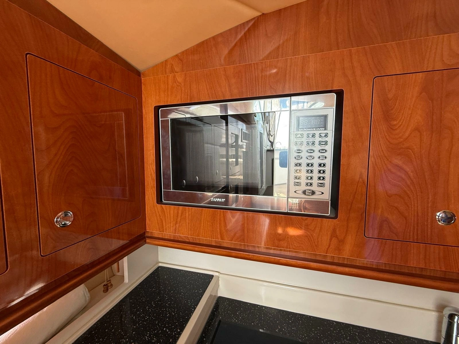 2007 Four Winns 378 37