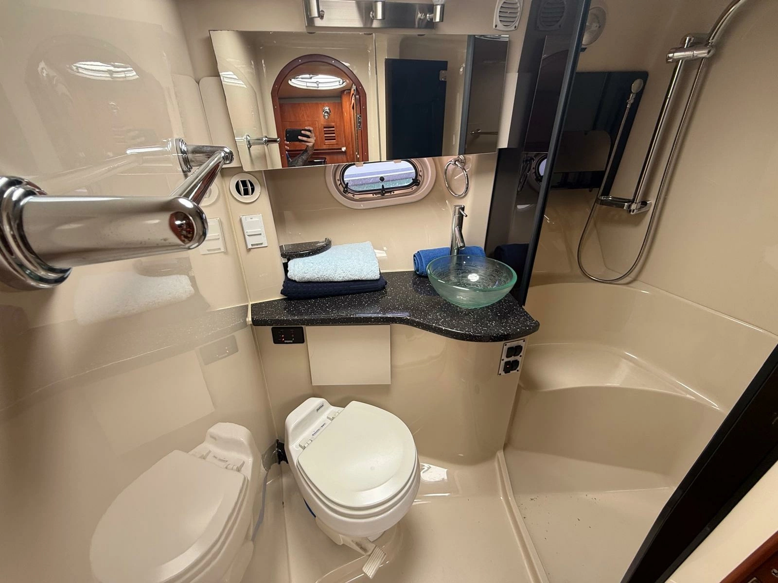 2007 Four Winns 378 37