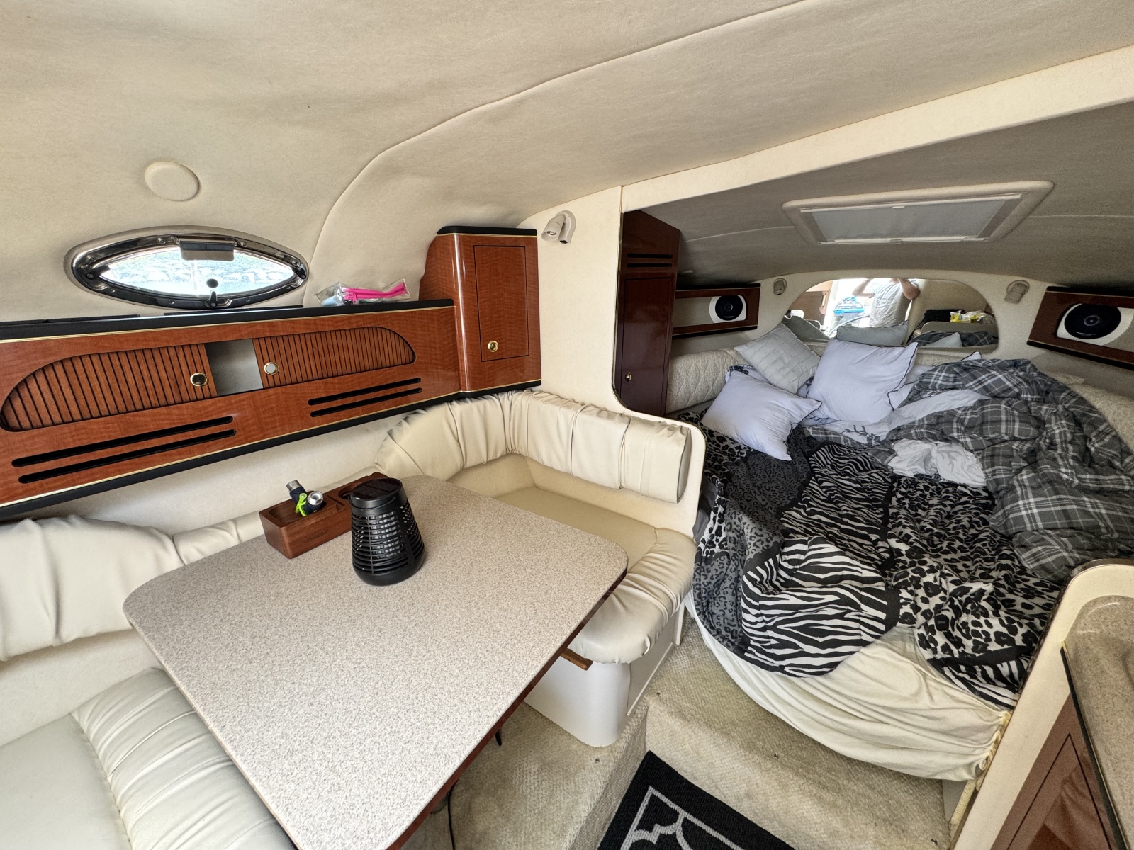 2001 Sea Ray 280 Sundancer 28