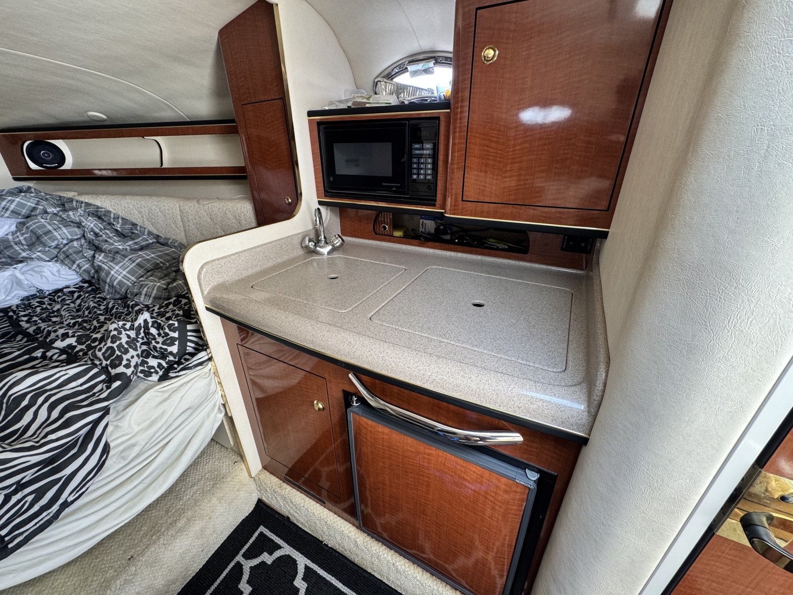 2001 Sea Ray 280 Sundancer 28