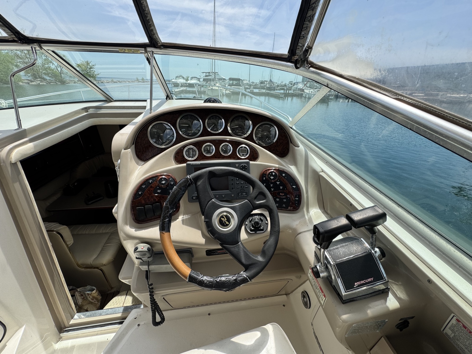 2001 Sea Ray 280 Sundancer 28