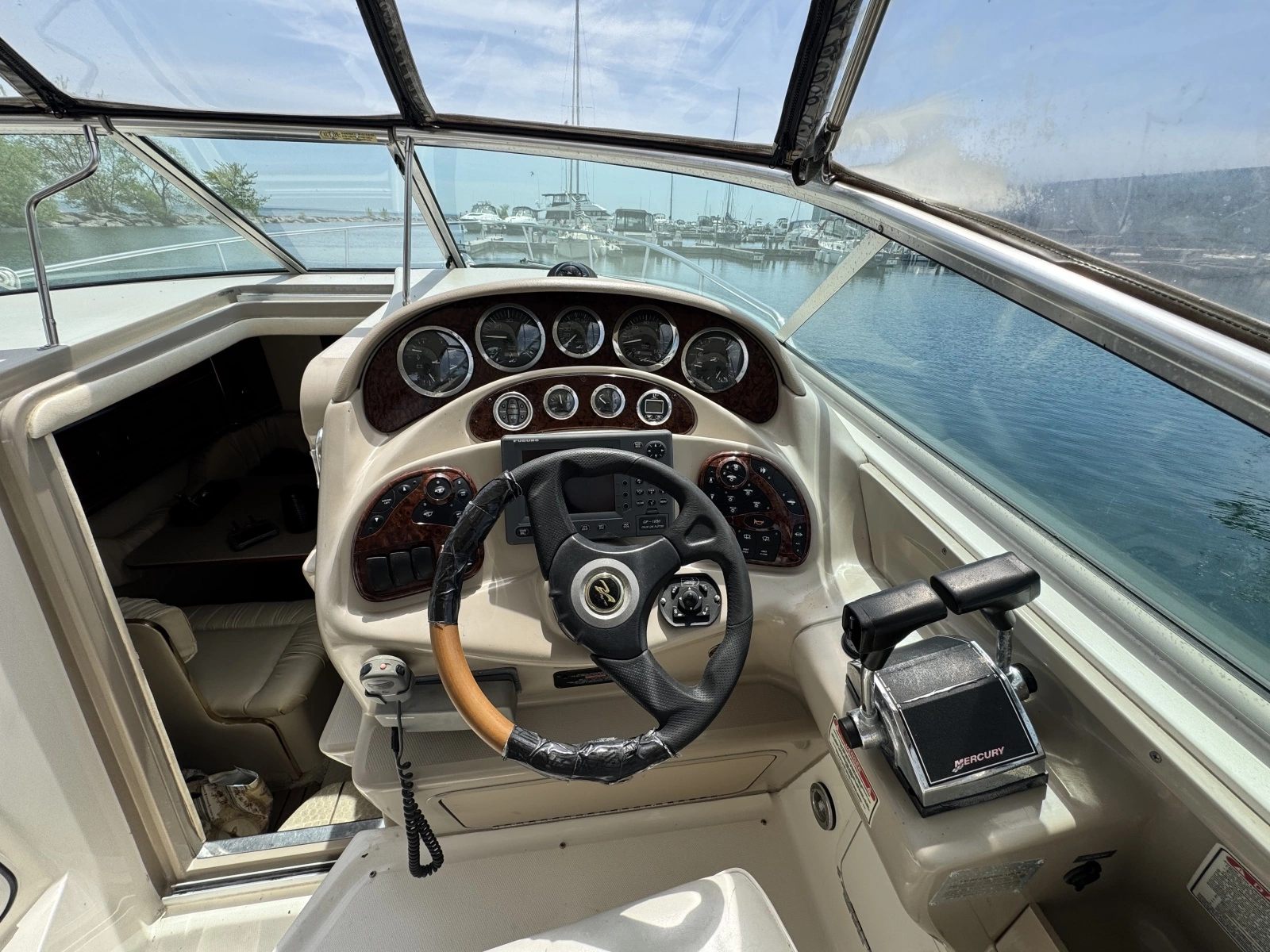 2001 Sea Ray 280 Sundancer 28