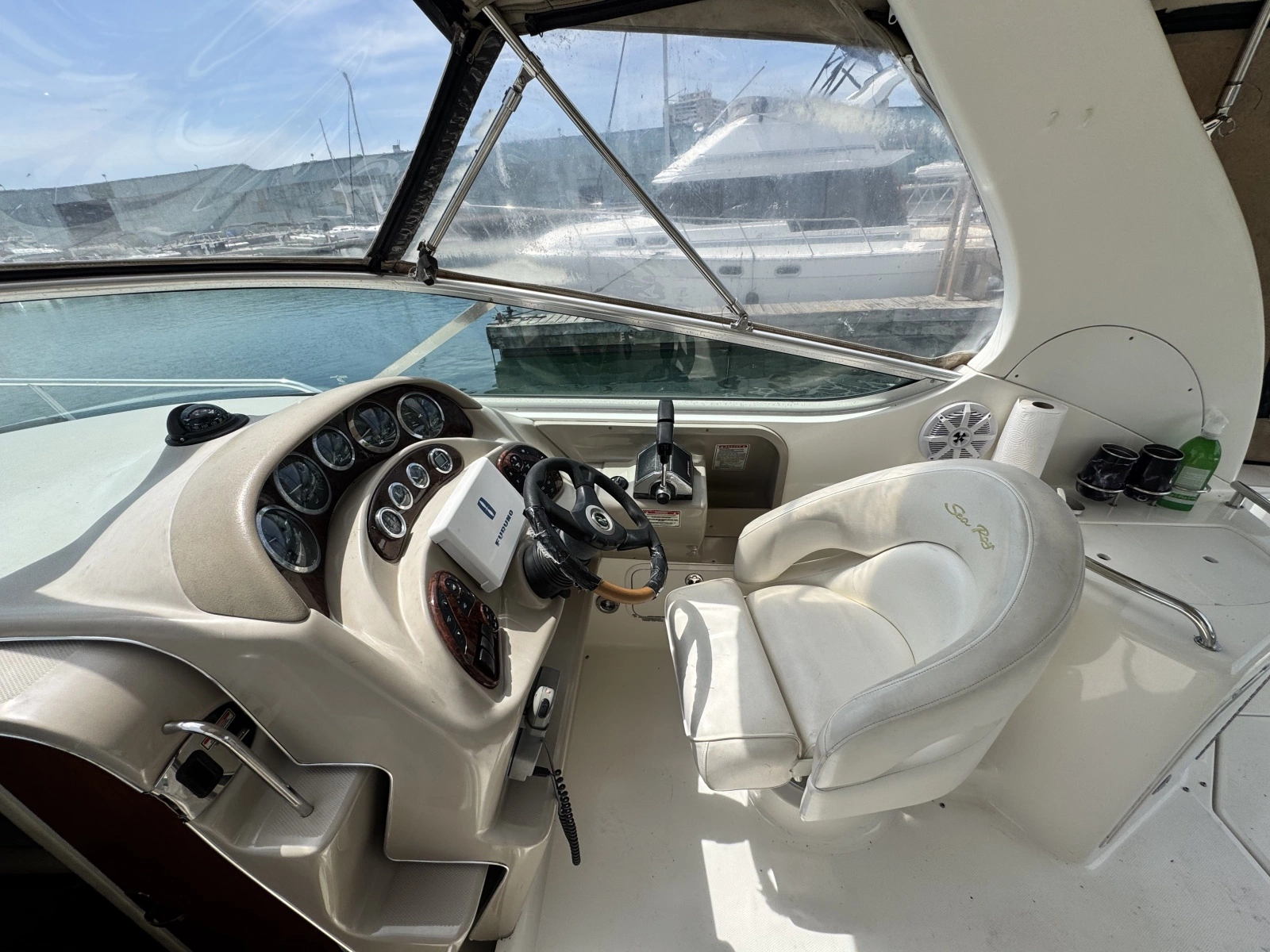 2001 Sea Ray 280 Sundancer 28