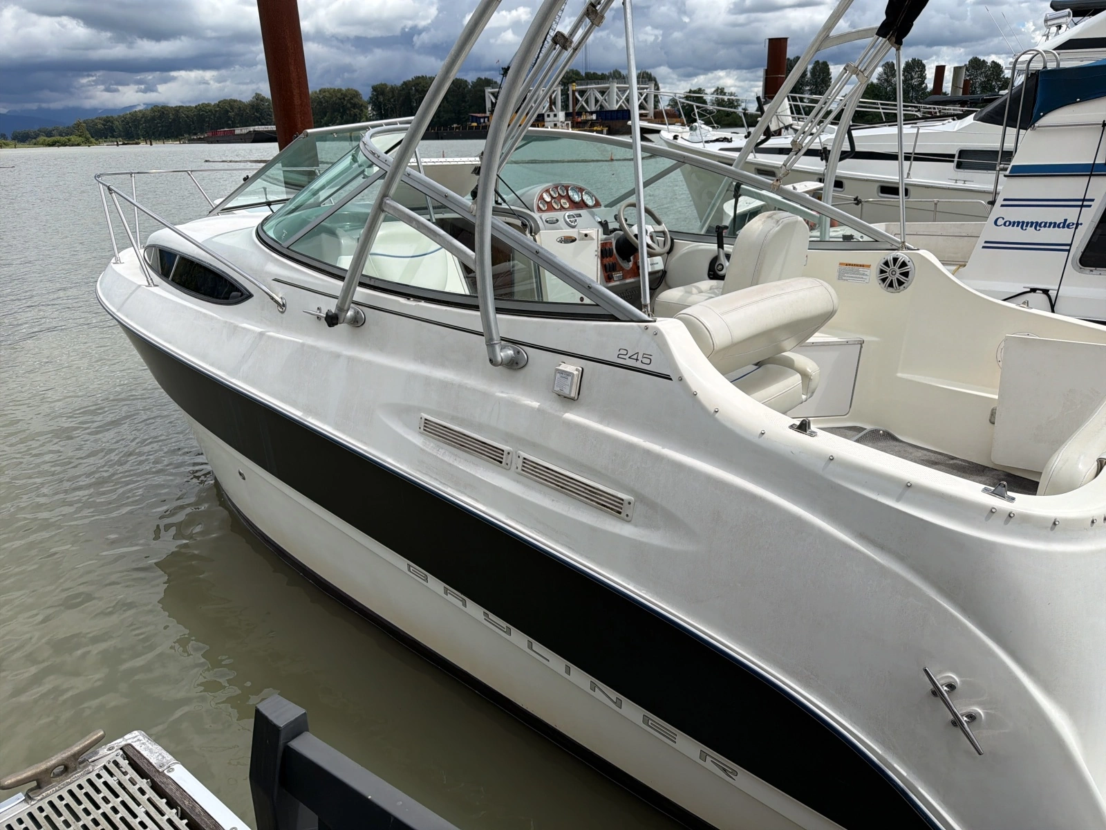 2007 Bayliner 245