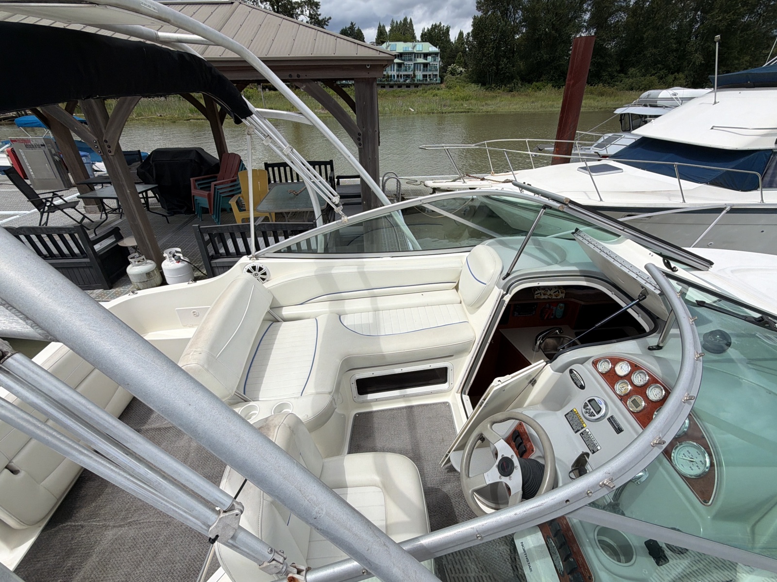 2007 Bayliner 245