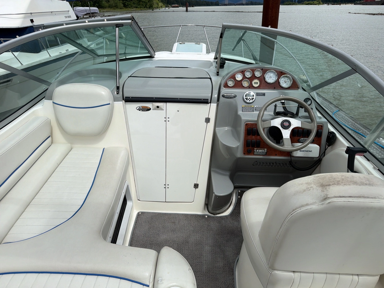 2007 Bayliner 245